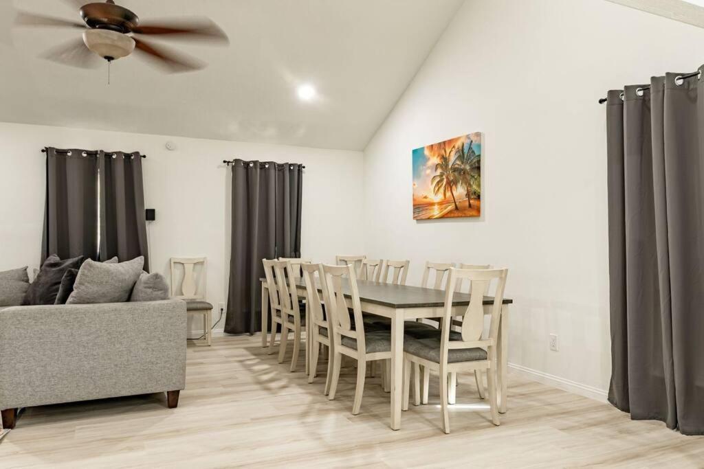 Roomy Home 5 Mins From Attractions Галвестън Екстериор снимка