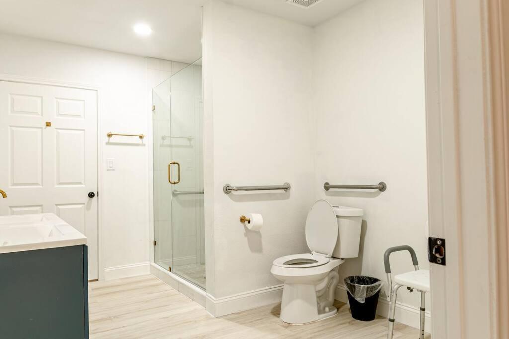 Roomy Home 5 Mins From Attractions Галвестън Екстериор снимка
